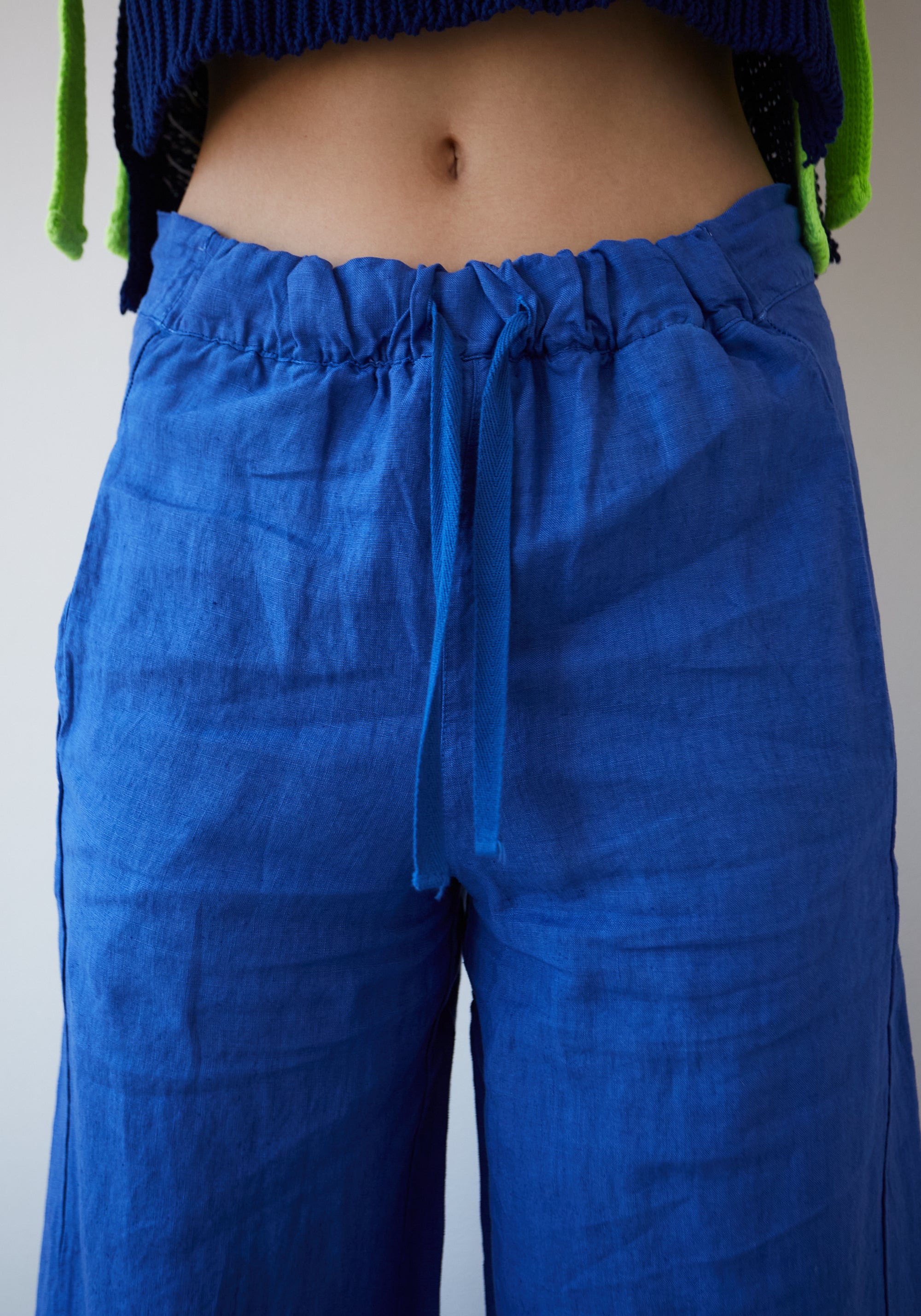 Blaue Bomba-Hose